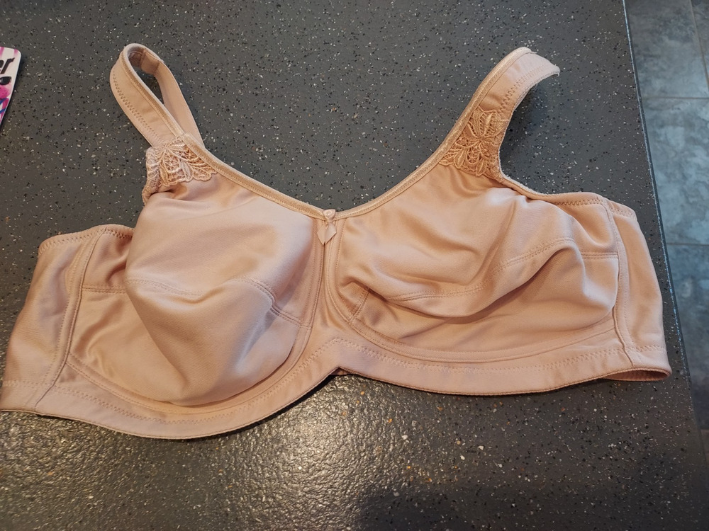 Amoena bra Kelly 2153 style size 42C Mastectomy bra EUC Wireless adjustable